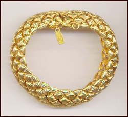 HEAVY MONET GOLD TONE DIAMOND LINK BRACELET
