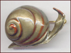 ROBERT ENAMELED SNAIL PIN